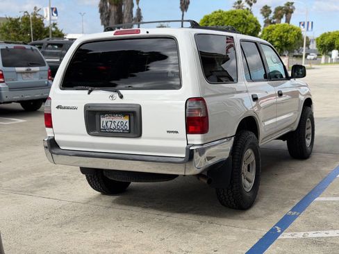Used 2000 Toyota 4Runner 2WD image 9
