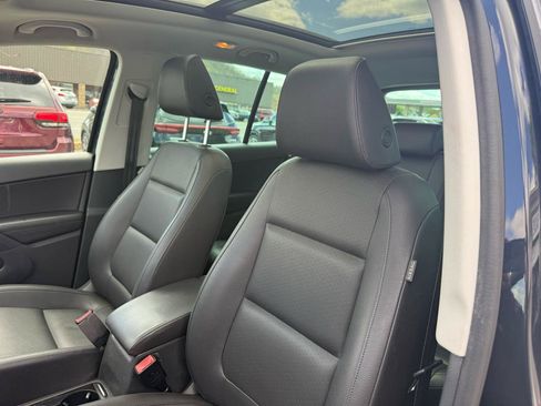 Used 2017 Volkswagen Tiguan Wolfsburg Edition AWD/4WD image 33