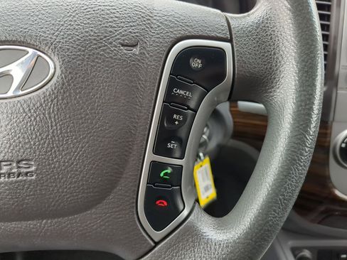 Used 2012 Hyundai Santa Fe GLS image 19