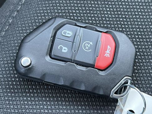 Used 2023 Jeep Wrangler Unlimited Sport AWD/4WD image 31