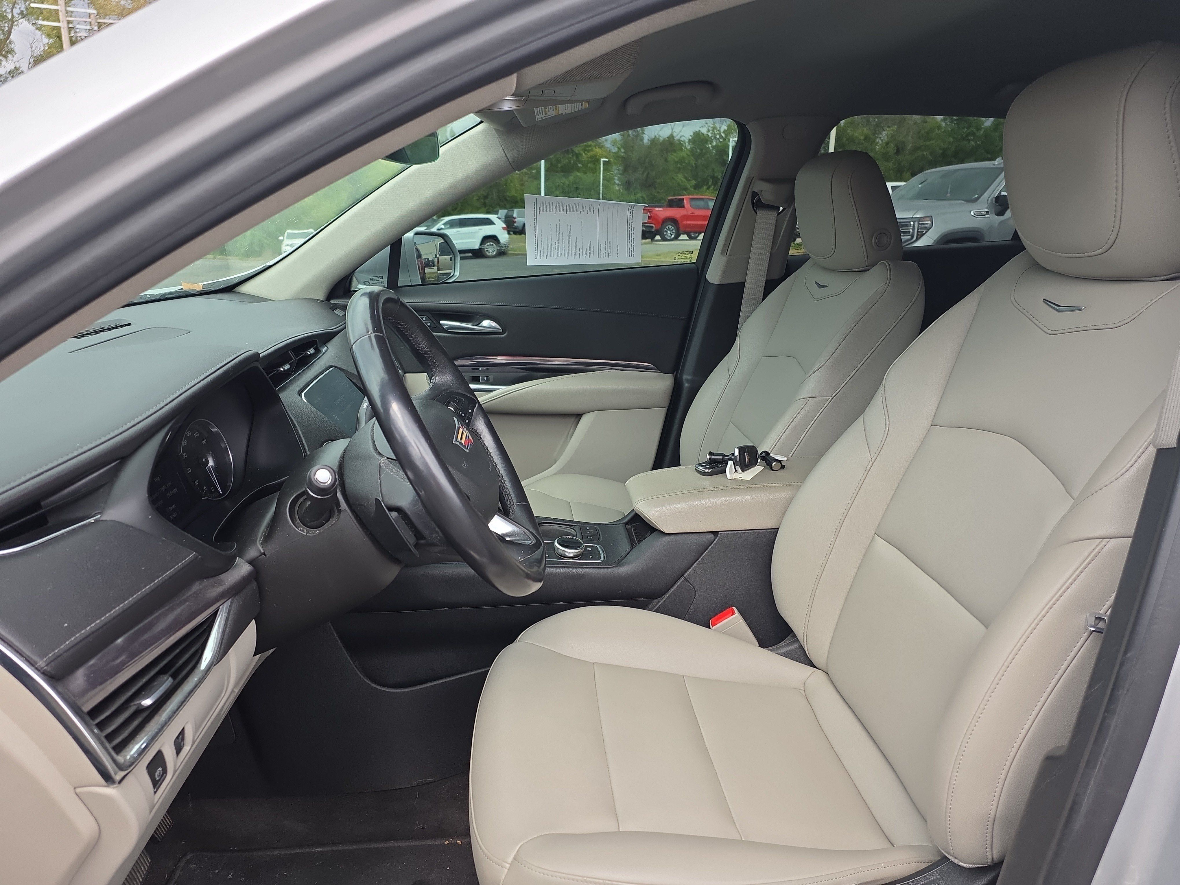 Used 2019 Cadillac XT4 Luxury FWD image 13