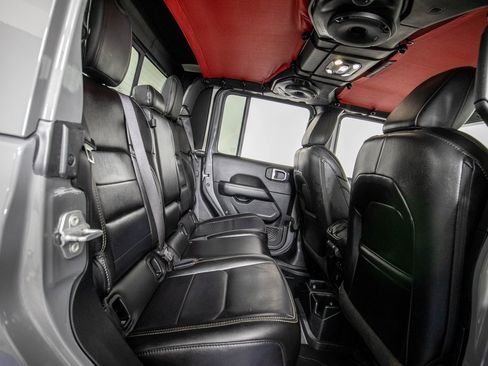 Used 2021 Jeep Gladiator Overland w/ Popular Equipment Package image 10