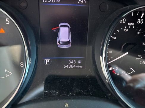 Used 2018 Nissan Rogue SV FWD image 3