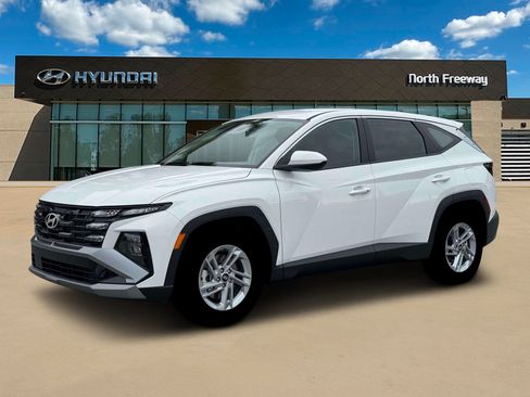 Used 2026 Hyundai Tucson SE FWD image 2