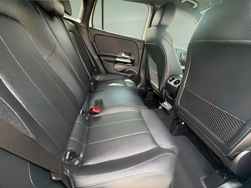 Used 2025 Mercedes-Benz GLA 250 4MATIC image 18
