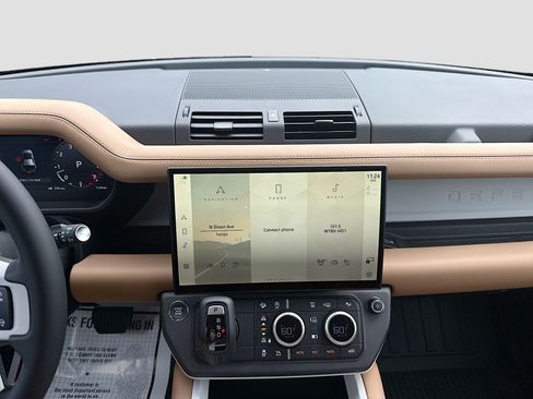 New 2026 Land Rover Defender 110 X-Dynamic SE AWD/4WD image 19