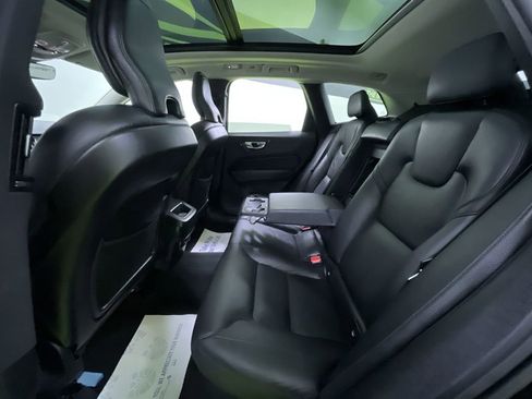 Used 2024 Volvo XC60 B5 Plus image 26