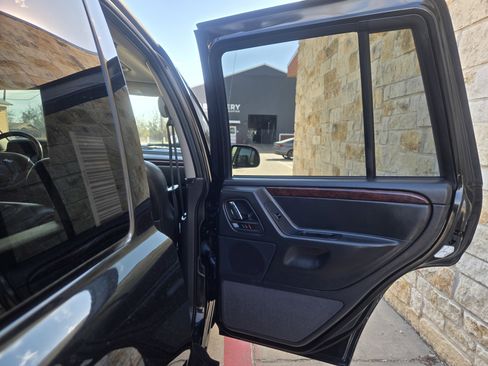 Used 2004 Jeep Grand Cherokee Limited w/ Trailer Tow Group IV image 10