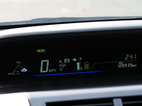 Used 2012 Toyota Prius V Five FWD image 21
