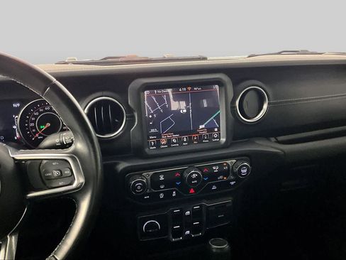 Used 2022 Jeep Gladiator Overland w/ Popular Equipment Package AWD/4WD image 7