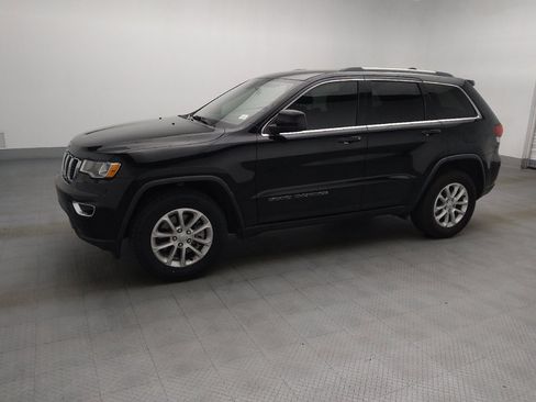 Used 2021 Jeep Grand Cherokee Laredo RWD image 2
