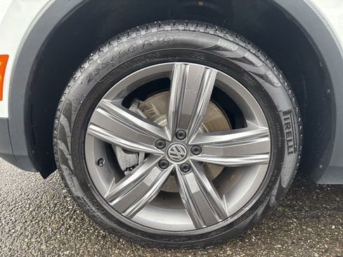Used 2021 Volkswagen Tiguan SE image 6