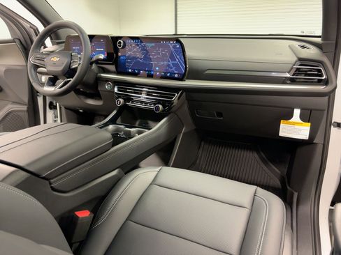 New 2026 Chevrolet Traverse LT w/ Sun and Wheel Package image 29