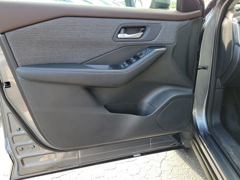 Certified 2023 Nissan Rogue SV FWD image 16