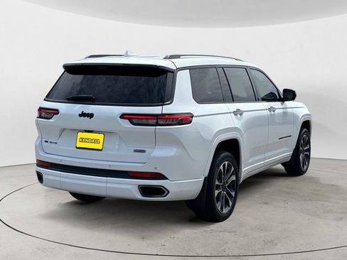 Used 2022 Jeep Grand Cherokee L Overland w/ Advanced Protech Group III AWD/4WD image 5