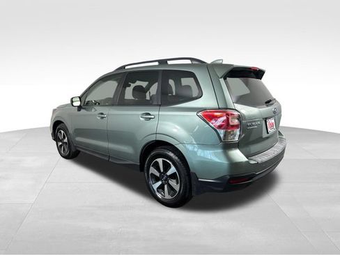 Used 2017 Subaru Forester 2.5i Premium AWD/4WD image 4