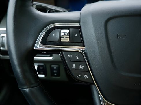 Used 2022 Lincoln Navigator Black Label image 19