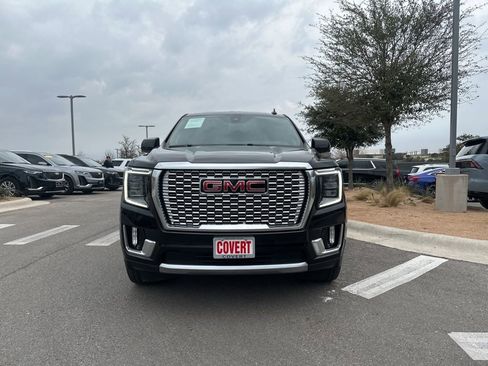 Used 2022 GMC Yukon Denali image 2