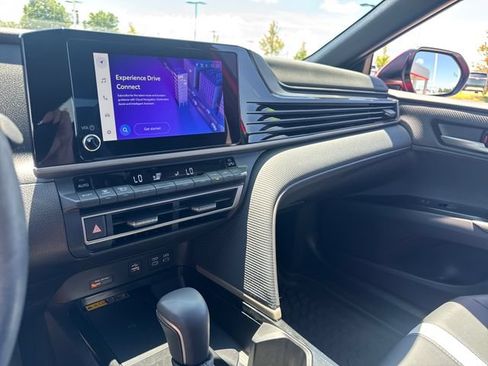Used 2025 Toyota Camry SE FWD image 20