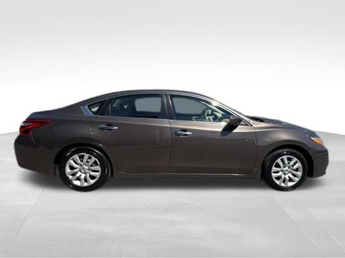 Used 2016 Nissan Altima 2.5 S w/ Power Driver Seat Package FWD image 8