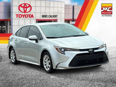 Used 2026 Toyota Corolla LE FWD image 7