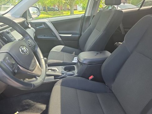 Used 2018 Toyota RAV4 XLE AWD/4WD image 22