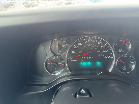 Used 2020 Chevrolet Express 2500 Extended image 14