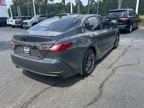 Used 2025 Toyota Camry SE w/ Convenience Package FWD image 10