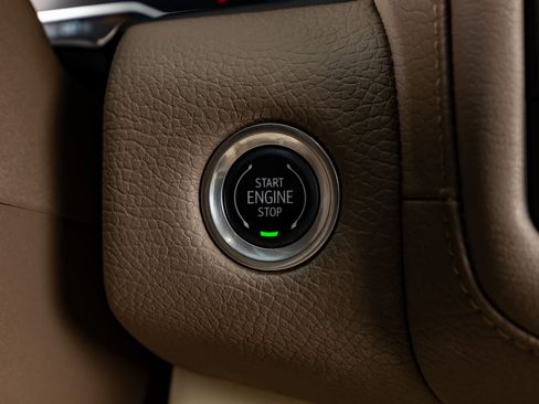 Used 2024 GMC Yukon XL Denali w/ Advanced Technology Package image 22