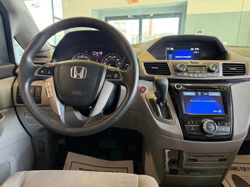 Used 2016 Honda Odyssey SE image 14