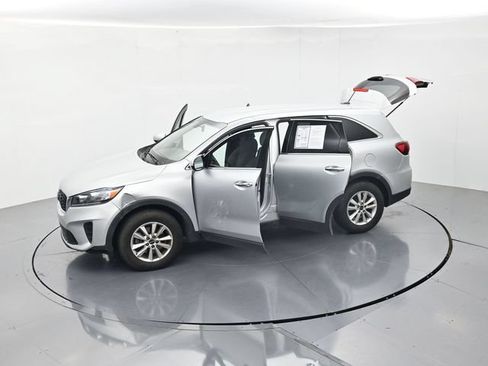 Used 2019 Kia Sorento L FWD image 47