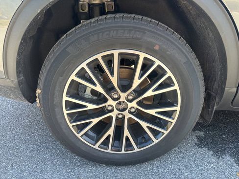 New 2024 Ford Escape SE image 12