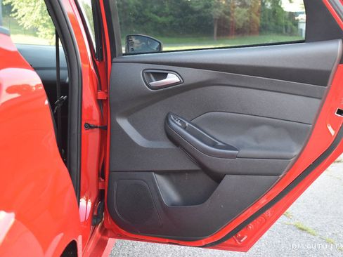 Used 2017 Ford Focus ST FWD image 11