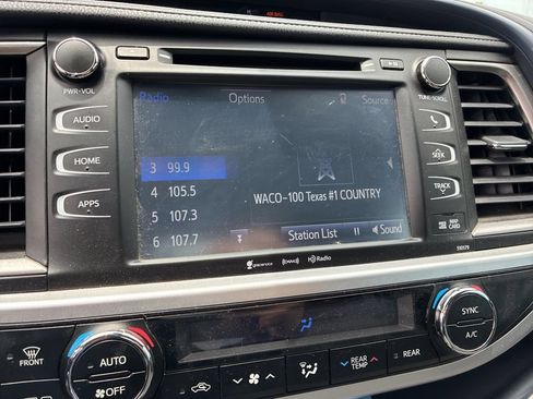 Used 2018 Toyota Highlander XLE FWD image 9