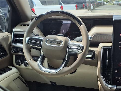 New 2026 GMC Yukon XL Denali w/ Denali Reserve Package AWD/4WD image 10