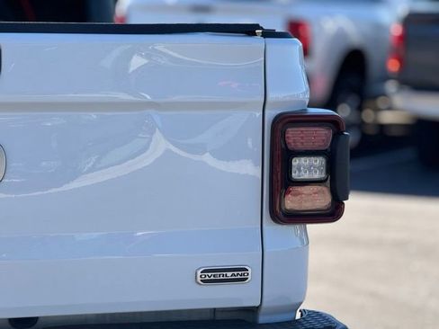 Used 2022 Jeep Gladiator Overland w/ Popular Equipment Package image 9