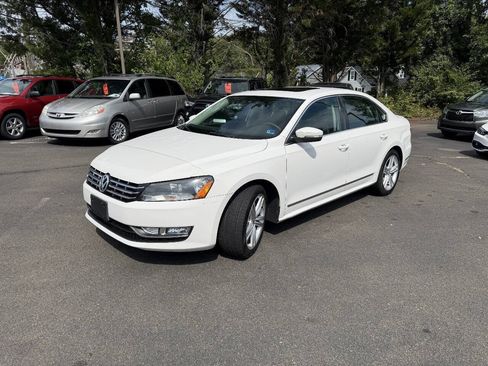 Used 2013 Volkswagen Passat TDI SEL Premium FWD image 3