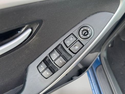 Used 2016 Hyundai Elantra GT w/ Option Group 02 image 16