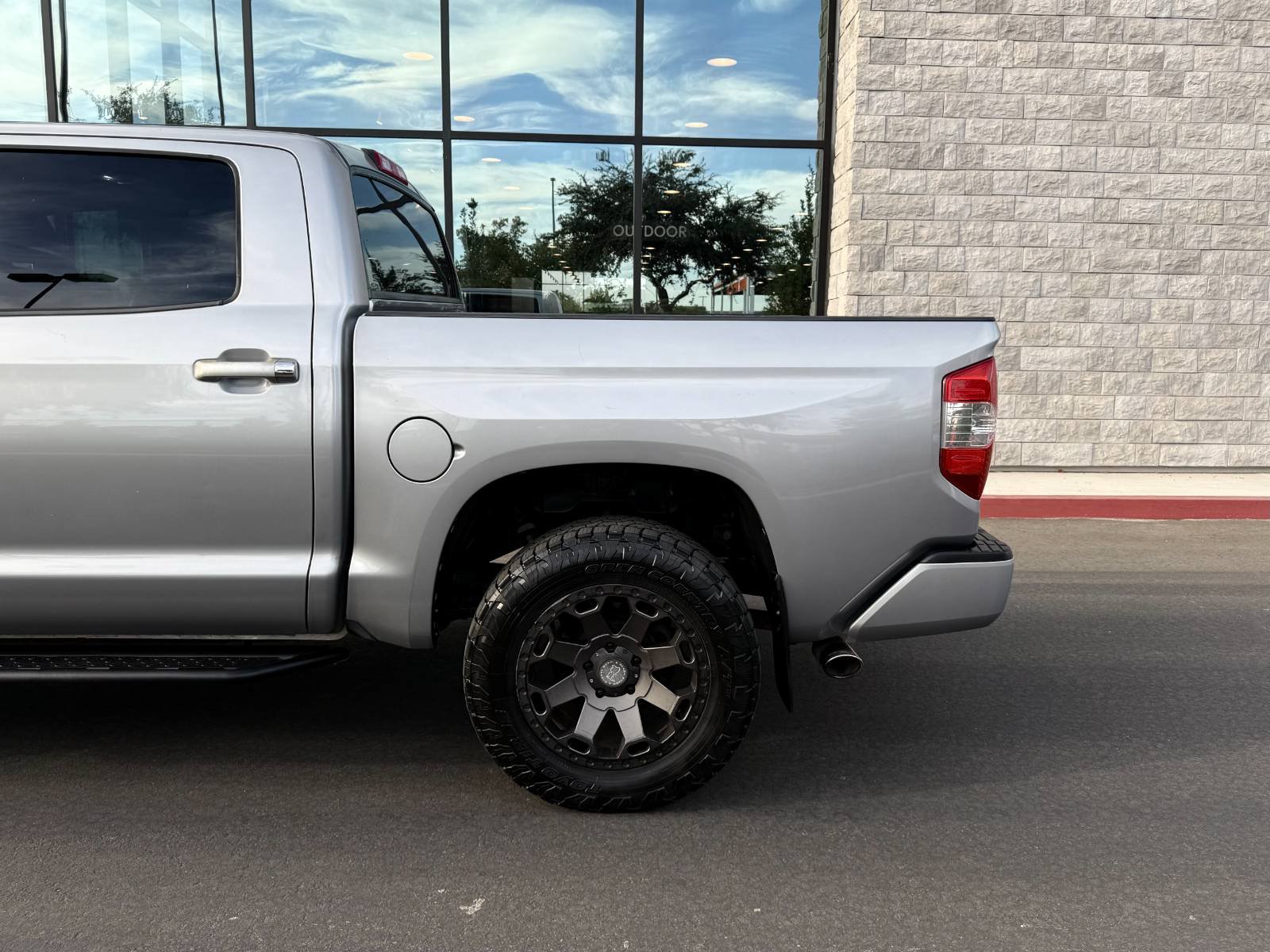 Used 2015 Toyota Tundra Platinum AWD/4WD image 10