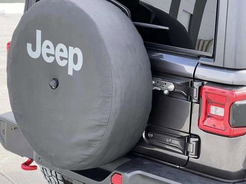 Used 2018 Jeep Wrangler Rubicon image 31