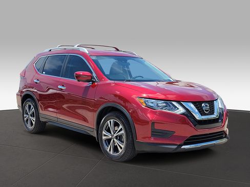 Used 2019 Nissan Rogue SV w/ Premium Package FWD image 1