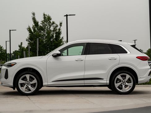 Certified 2025 Audi Q5 Premium w/ Premium Plus AWD/4WD image 6