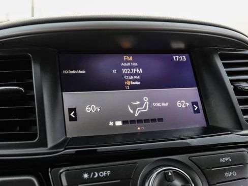 Used 2020 Nissan Pathfinder S image 27