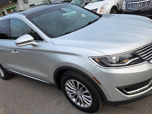 Used 2016 Lincoln MKX Select w/ Select Plus Package AWD/4WD image 18