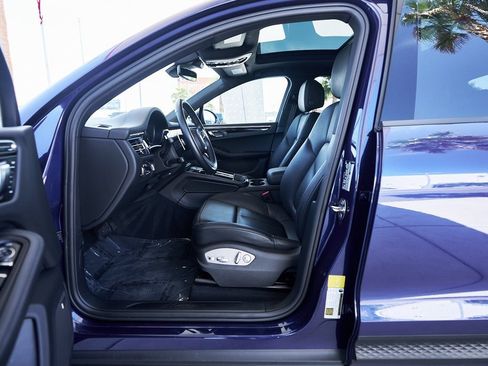 Used 2024 Porsche Macan image 18