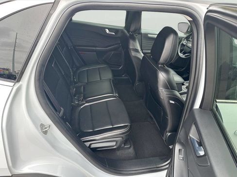 Used 2025 Ford Escape Platinum AWD/4WD image 29