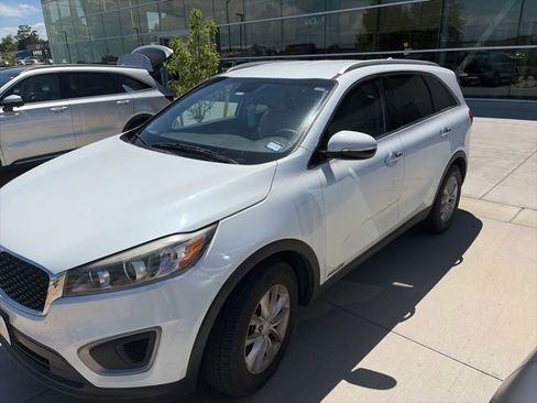 Used 2016 Kia Sorento LX AWD/4WD image 1