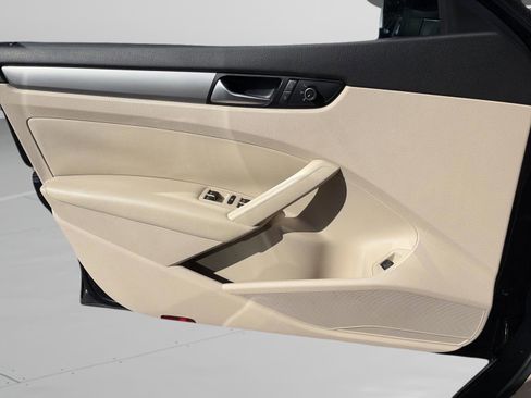 Used 2015 Volkswagen Passat 1.8T Limited Edition image 24