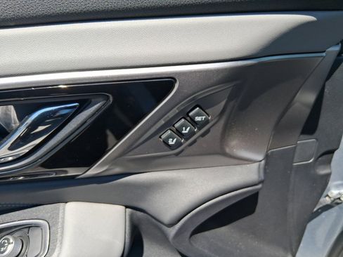 Used 2021 Subaru Outback Limited image 13