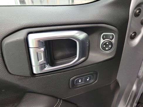 Used 2021 Jeep Wrangler Unlimited Sahara image 31